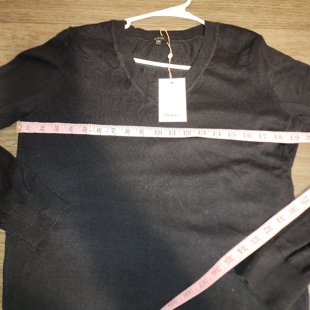 Quince Lightweight Cotton Cashmere V-Neck Sweater NWT Black Med - Picture 3 of 7